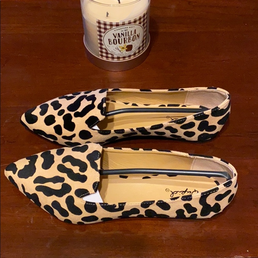 Leopard Flats - Picture 3 of 4